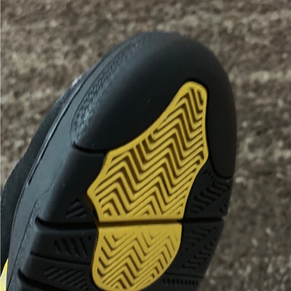 Air Jordan 4 yellow thunder - Picture 3 of 9